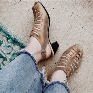 Munro American - Abby Comfort Leather Heels